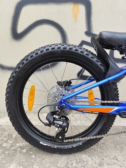 Dětské kolo Specialized riprock 20" jako nové - 17