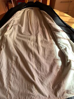 luxusní kvalitní černý kabát - vel. M - nový - 17