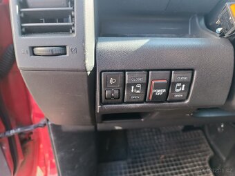 Mazda 5 2,0i 7 míst automat - 17