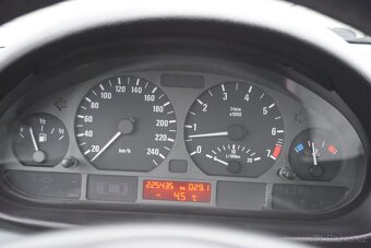 BMW 318i E46 2.0i TAŽNÉ SENZORY 2XKOLA PANORAMA - 17