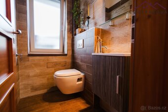 Elegantní rodinný dům s garáží a pozemkem 1.261 m2 v Městě T - 17