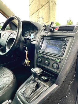 Škoda Octavia 2, 2.0 TDI PD DSG Elegance 103kW - 17