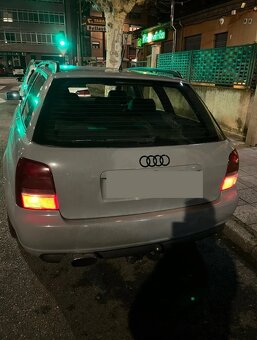 AUDI - Čierne lesklé znaky - 17