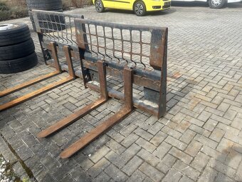 Bobcat S 650  nakladač - 17