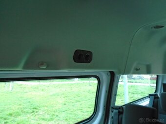 Ford Transit Custom 2.2 TDCi 9 míst BUS 92kW L2H2 - 17