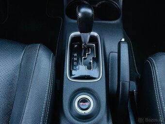 Mitsubishi Outlander 2.2D 4x4 AUT KAM VÝHŘEV TAŽNÉ SERVISKA - 17