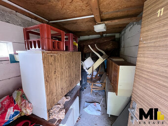 Prodej rodinného domu o velikosti 258 m2 na pozemku o veliko - 17