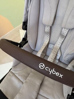 surodenecky kociarik CYBEX Gazelle S Stone Grey Gold - 17
