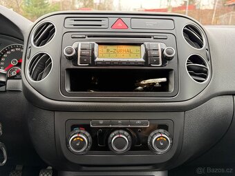 Volkswagen Golf Plus 1.6 TDI 2009 manuál - 17