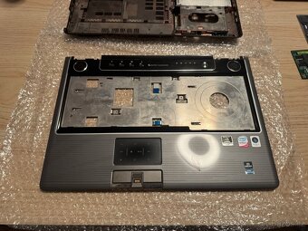 ASUS M50VN (T9400, 4GB DDR2, GeForce 9650GT 1GB, BluRay) - 17