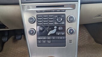 Volvo XC60 2,4D 120kW kůže - 17