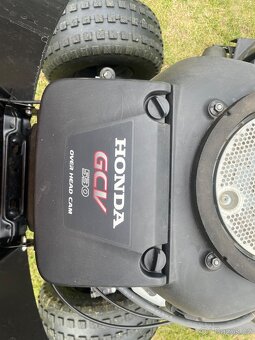 Stiga Estate 3398 HW/ motor dvouválec  Honda GCV 530 - 17