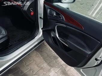 Opel Insignia Sports Tourer 2,0CDTi  SW 4X4 automat  120KW C - 17
