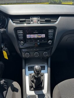 ŠKODA OCTAVIA 2.0 TDI Combi - 17