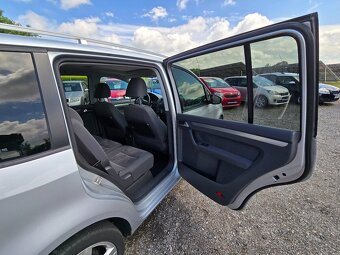 Volkswagen Touran 2.0 TDi 103 KW Highline - 17