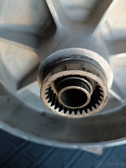 Špice kolo dráty pneu i-40 3.75-19 střed kola Ural Dněpr M72 - 17
