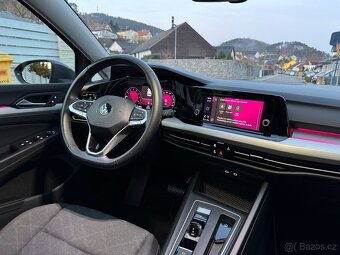 Volkswagen Golf VIII 1.0 eTSI/DSG/ČR-2. majitel/Life/28 tkm - 17
