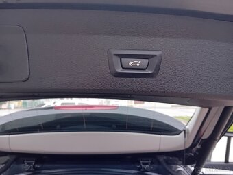 BMW X1 xDrive 18d Sport Aut 4x4 / 10/2018 / Odpočet DPH - 17