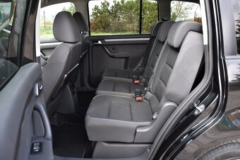 Volkswagen Touran 1.4 TSi DSG,KLIMA,TEMPOMAT,VÝHŘEV,123173KM - 17