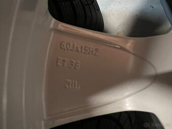 185/60R15 NOVÁ zimní pneu škoda rapid fabia III 6x15 5x100 - 17