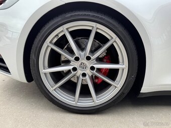 Porsche 911 Carrera S 992 - 17