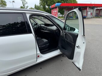Citroën C4 Grand Picasso 1.6 HDI/AUT/7 míst/ČR-2. maj./DPH - 17