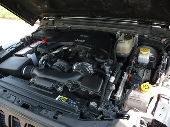 JEEP WRANGLER RUBICON V6 PENTASTAR 3,6VVT 287Hp - nové v ČR - 17