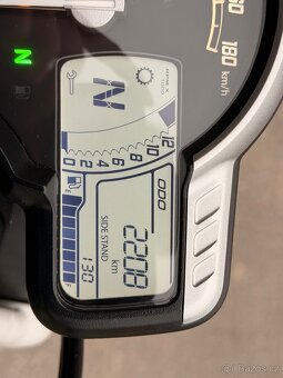 Triumph Scrambler 400 X - 17