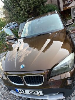 BMW X1 2,0D 130KW N47 Marrakesh brown, červená kůže - 17