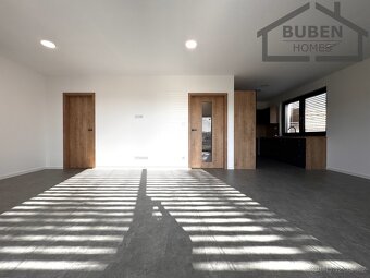Novostavba RD  5+kk s chytrou domácností (161 m2), se stodol - 17
