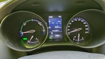 Toyota C-HR 1,8 Hybrid - odpočet DPH možný - 17