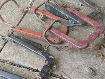 Podsedlový plech rámeček Jawa ČZ 125 175 250 350 353 354 450 - 17