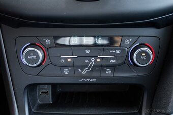Ford Focus Kombi 1.0 EcoBoost Business X - 17