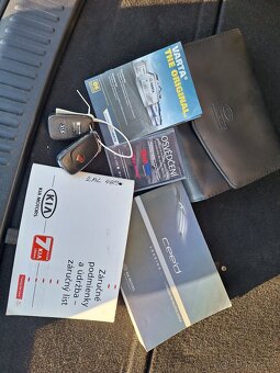 Kia ceed 1.6 CRDi Facelift MAX VÝBAVA - 17