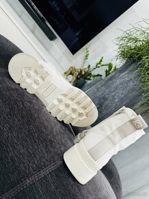 Luxusní, krémové boty KATE GRAY - 17