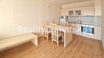 2+kk apartmánu (58 m²) s balkonem a výhledem na bazén, Ravda - 17