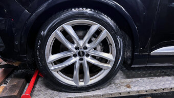 Vůz na náhradní díly Audi Q7 4M S-Line 2018 CRTC SUQ LC9X - 17