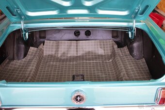 1965 FORD MUSTANG CABRIO V8 4-SPEED MANUAL KRASAVEC - 17