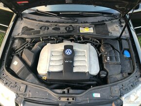 Volkswagen Passat 4.0i W8 - 17