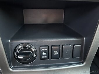 Nissan Pathfinder 2.5 Dci 126kw 4x4 - plný servis vozu - 17