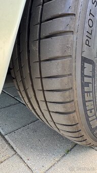 Tesla Model 3 SR+ refresh pouze 23tis km - 17