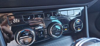 Škoda Superb 2.0 TDI DSG SportLine 4x4 PanoramaŤažnéKamer - 17