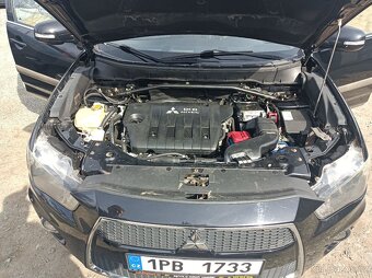 Mitsubishi outlander 2.2 DI-D,4x4,rok 2011 - 17