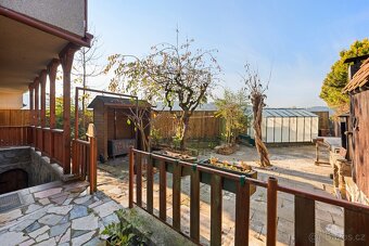 Prodej RD 5+KK (282m2) na pozemku o výměře 392m2 v obci Doln - 17