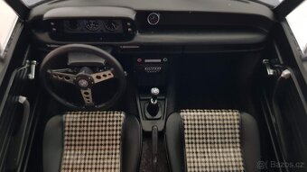 BMW 2002 Baur Cabriolet, AutoArt, 1:18 - 17