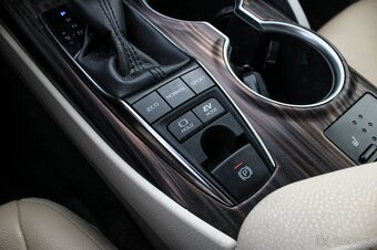 Toyota Camry 2.5 Hybrid Executive e-CVT - 17