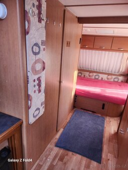 Na prodej: Dvouosý karavan LMC 570 – plně soběstačný, ideáln - 17