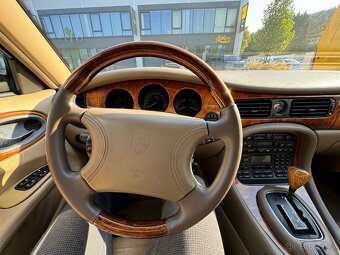 Jaguar XJ8 4.0 V8 (X308) - 17
