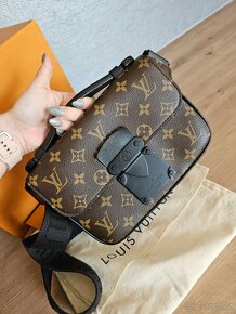 Louis Vuitton S lock Sling bag - 17