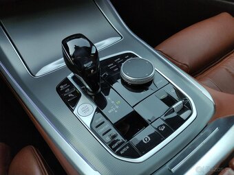 BMW X5 30d xDrive Mpaket HUD VZDUCH KAMERA TAŽNÉ - 17